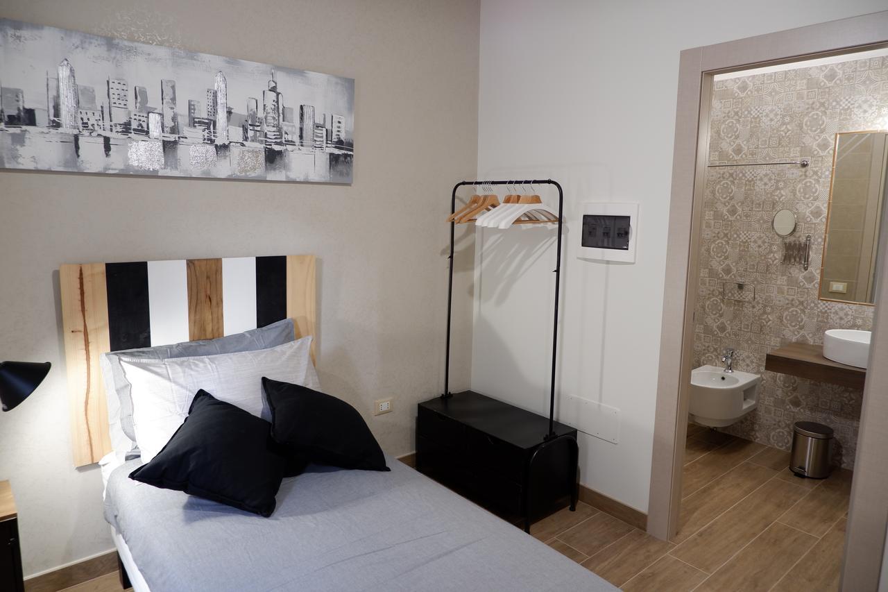 B&B Il Giardino In Citta - Parcheggio Privato Gratuito Foggia Ngoại thất bức ảnh